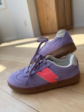 Steve Madden Kids Lavender Suede Sneakers with Pink Accent like brand new✨